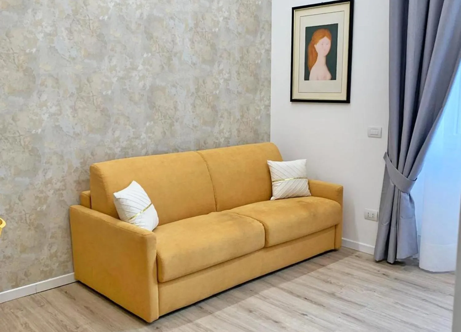 Gold Lovemi Milan Apartment